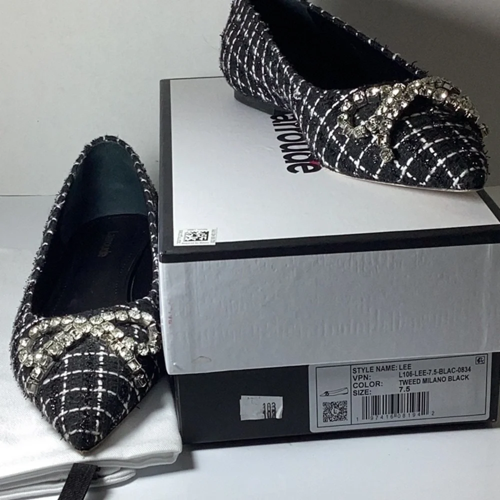 Lee Flat In Black Tweed
Larroudé - Picture 8 of 10